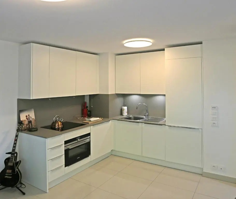 NEW Modern 1BR Apt/Terrace/Parking/Beside Beach