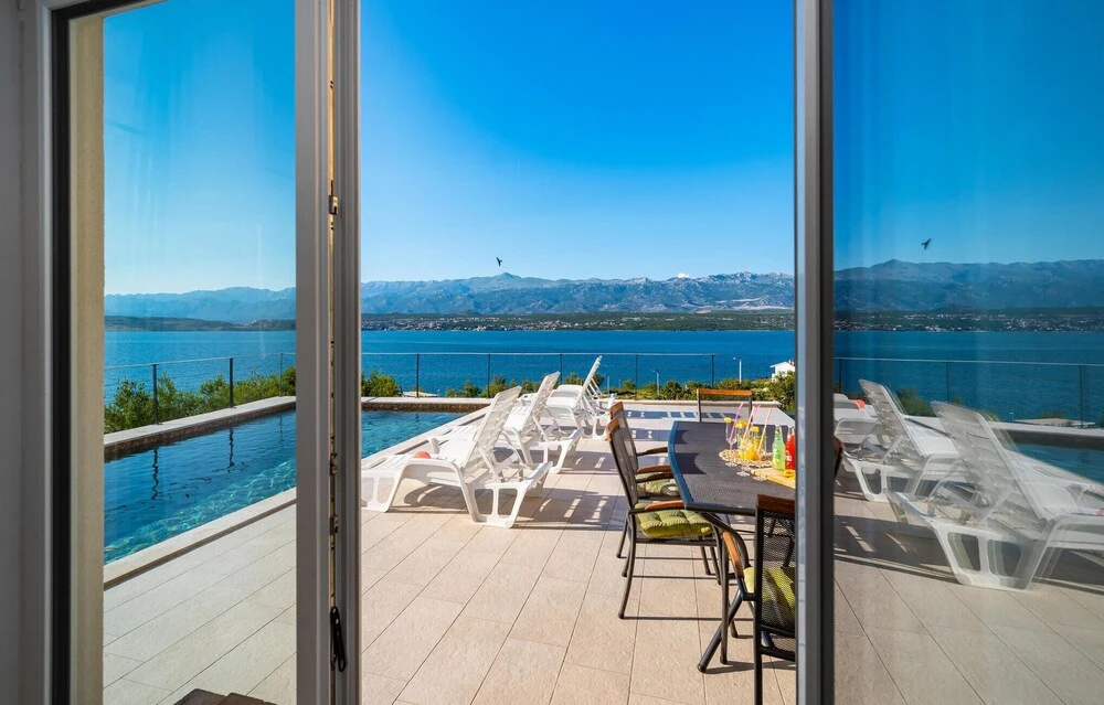 Amazing Home in Novigrad With 5 Bedrooms, Wifi and Outdoor Swimming Pool