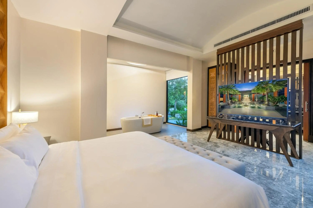 Phukalini Luxury Pool Villa & Onsen