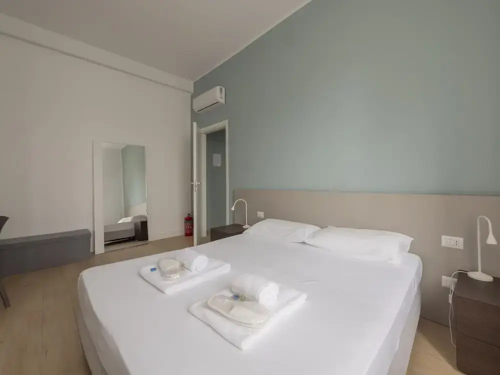 Spinoza - Modern 1 br With Balcony Steps From Piola