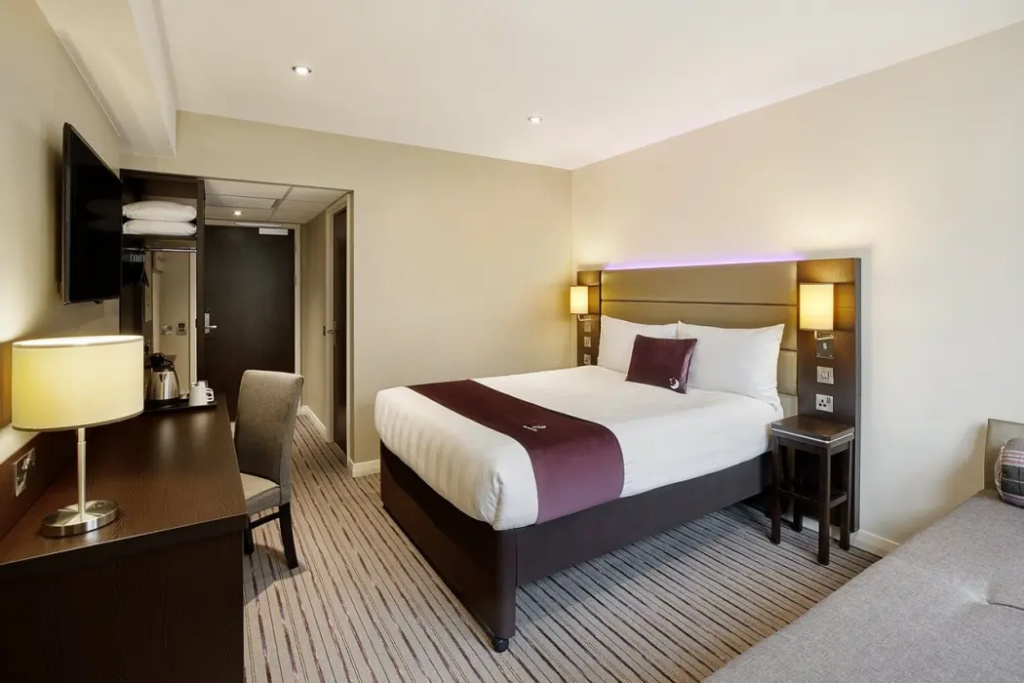 Premier Inn Bath City Centre