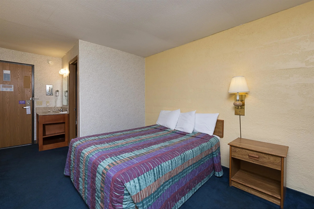 Motel 6-Moline, IL