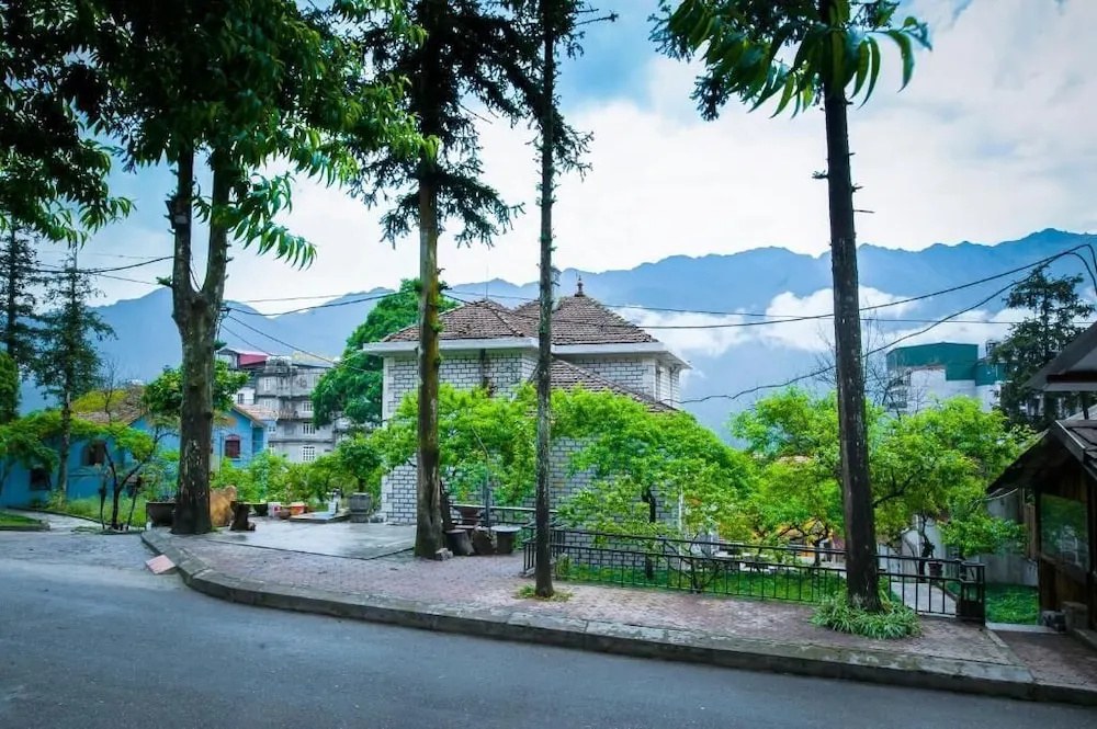 Vintage Sapa Hotel