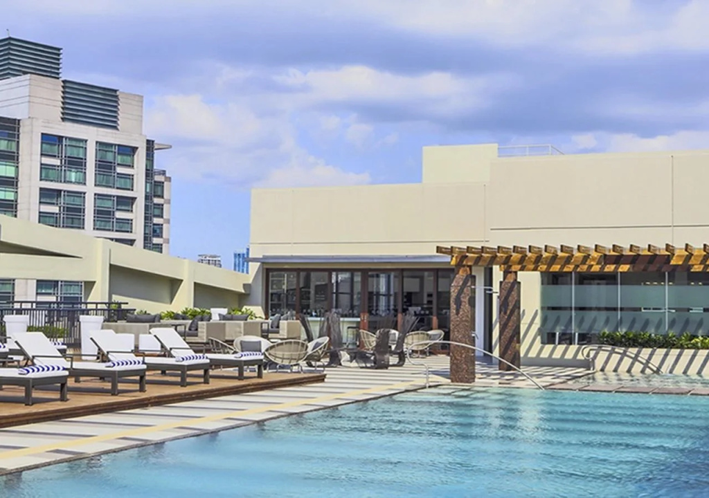 Holiday Inn & Suites Makati by IHG
