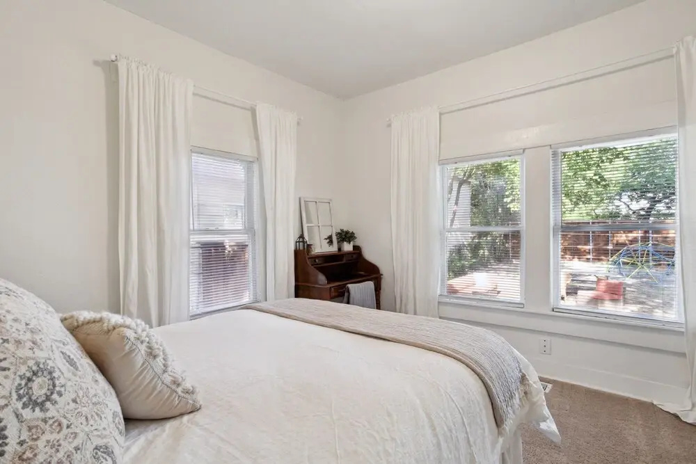 A Modern Fort Worth, Texas Retreat - Jennings Ave - 3 Bedroom Home by Redawning