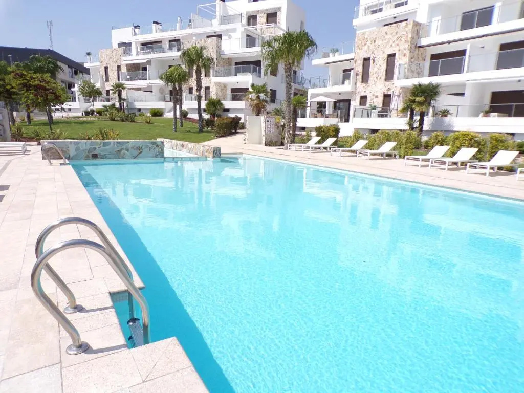3 Bedroom Luxury Apartment Villamartin
