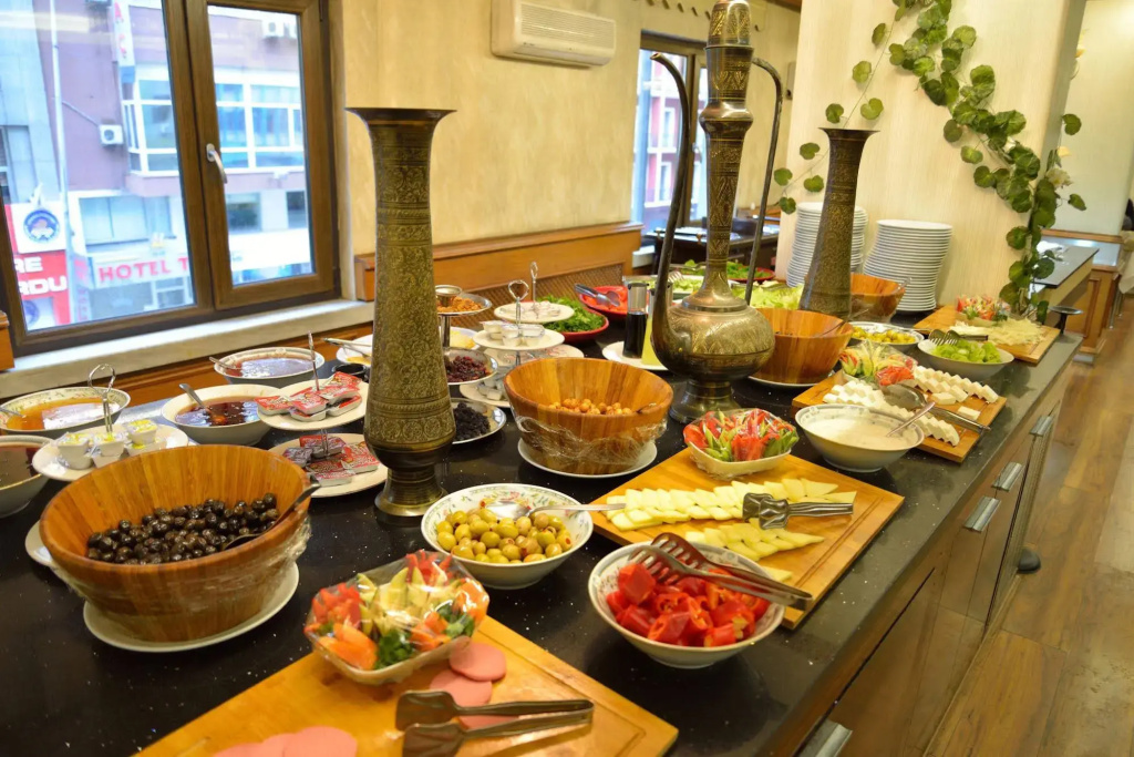 Royal Carine Hotel