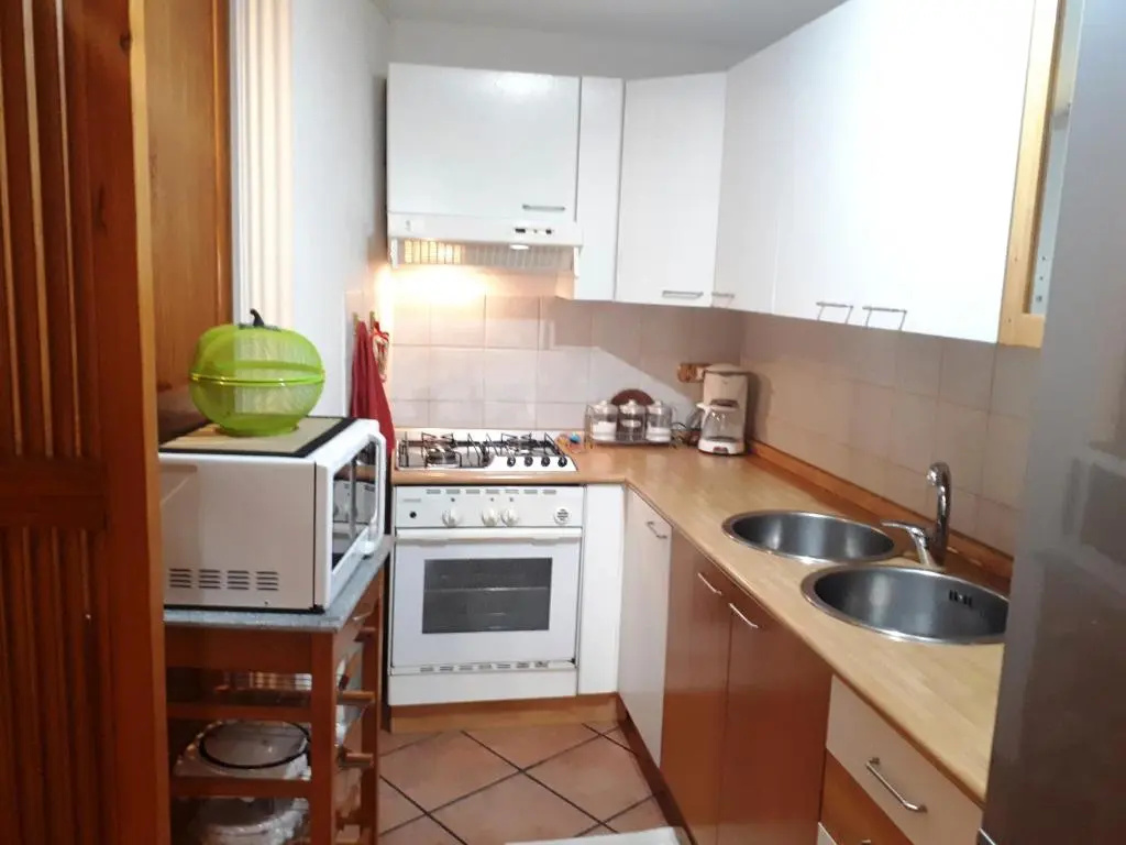 Comodo appartamento in villa 150 mt dal mare