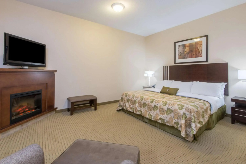 Ramada by Wyndham Wainwright