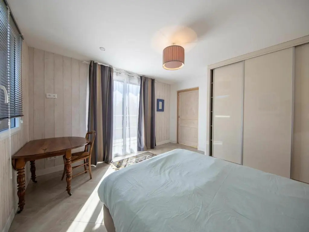 Gîte Jouy-le-Potier, 3 pièces, 4 personnes - FR-1-590-103