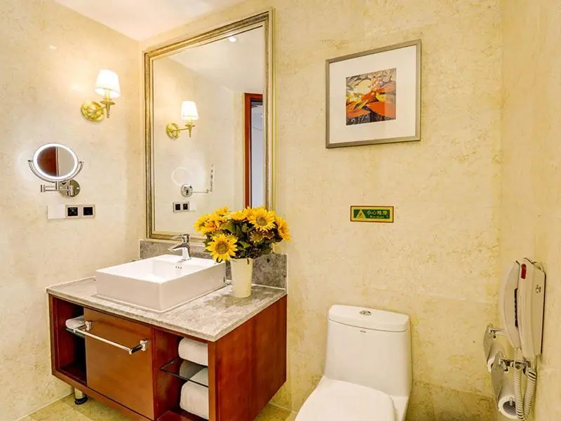 Vienna Hotel (Nanchang County Chengbi Lake)