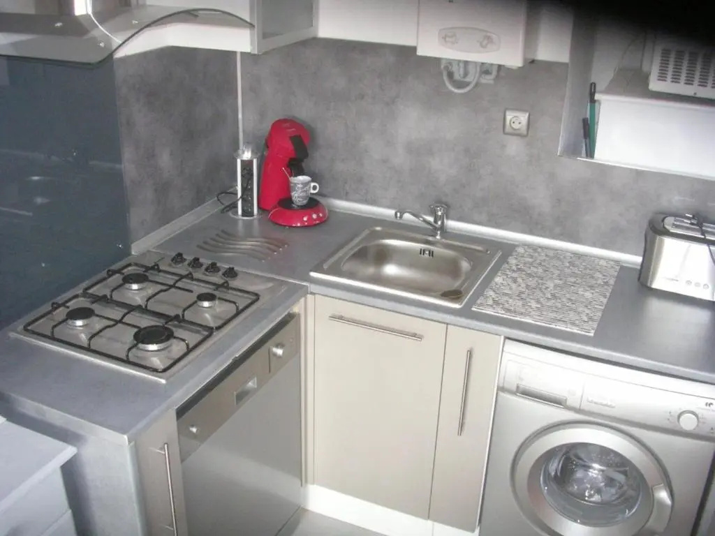 Languedoc Immobilier Appartement Studio Loggia Piscine Tennis Port - Brf153