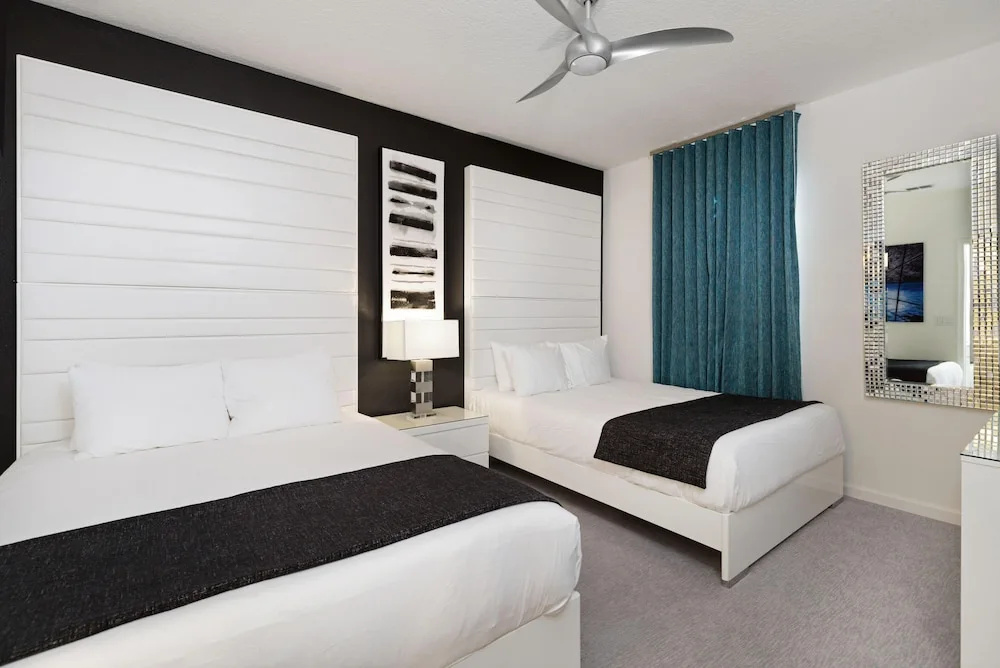 St017v: 10 Bed, Star Wars, Disney Princesses by Villatel
