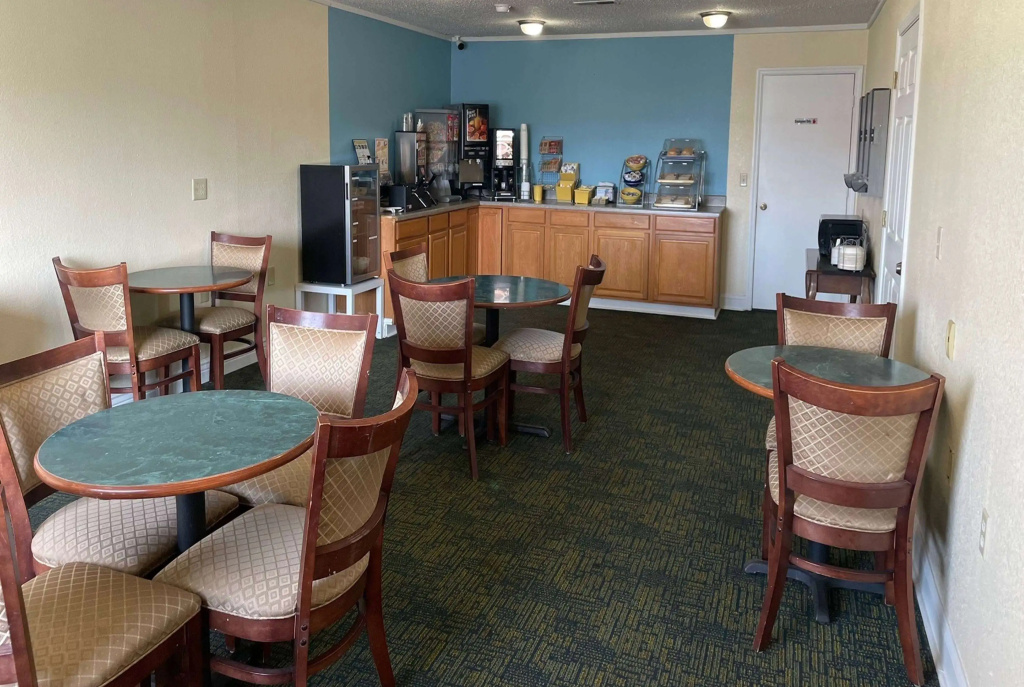 Days Inn by Wyndham Hannibal