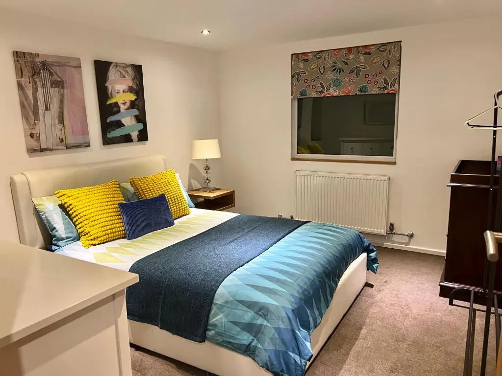 Gorgeous Cosy Home 2 Miles From Heathrow Airport