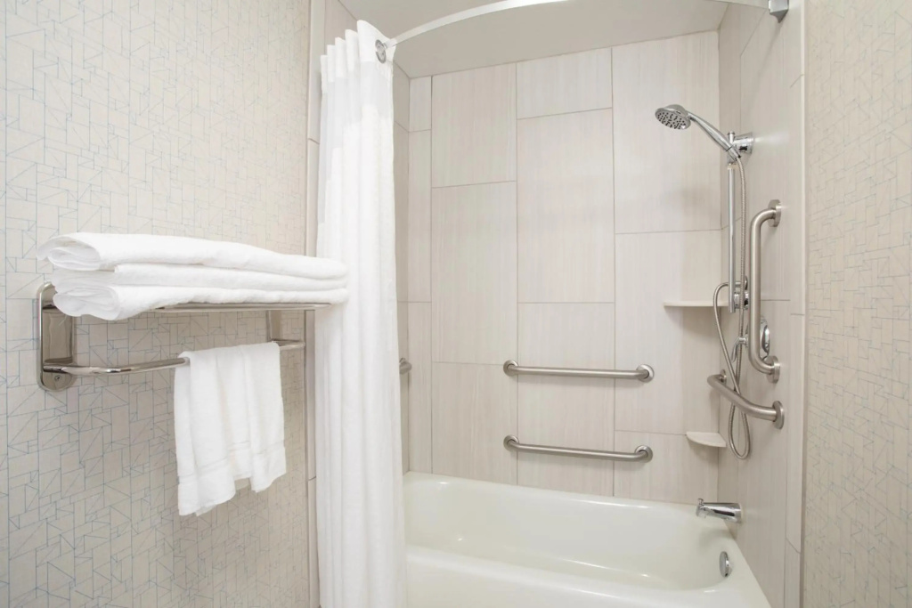 Holiday Inn Express Hotel & Suites Longmont by IHG