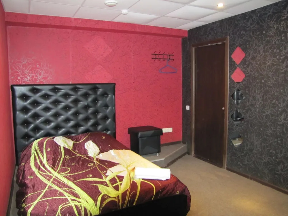 Hotel Revolutsii 28