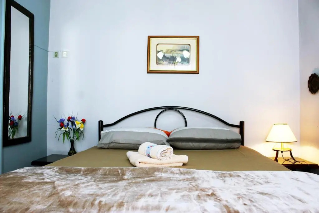 Meteora Mansion - Traditional Apt 3BD - Rocks View