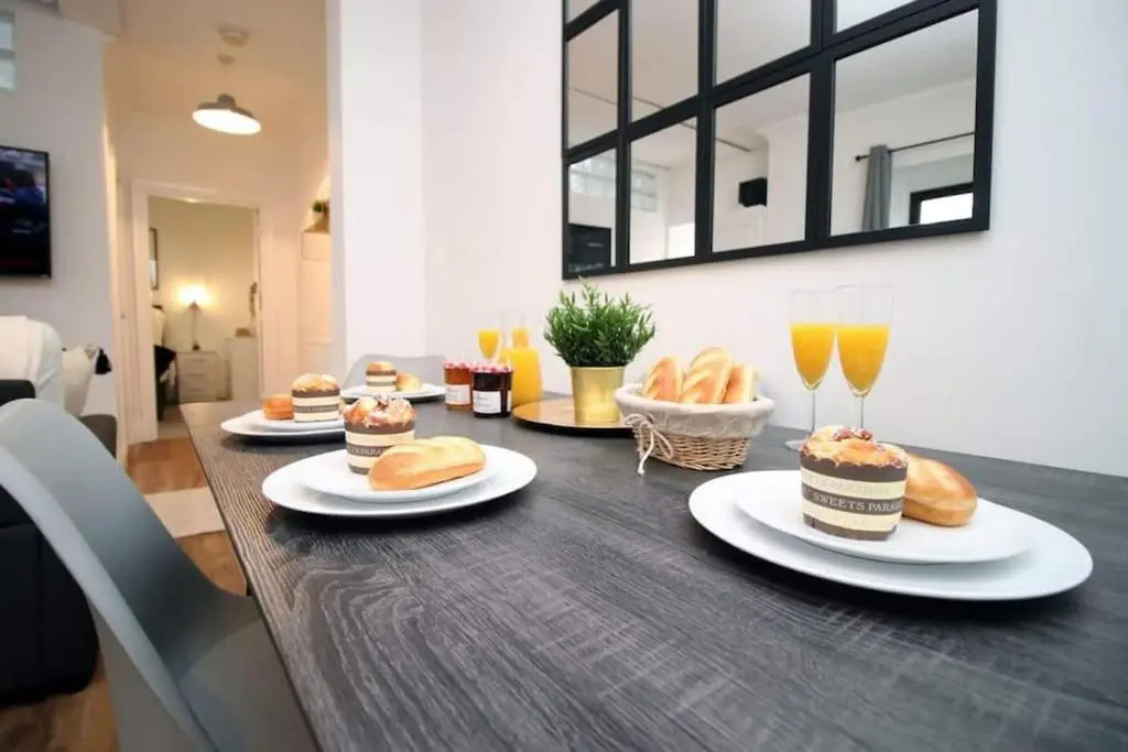Penarth/Cardiff Bay: Deluxe Flat: 10 Mins to City!