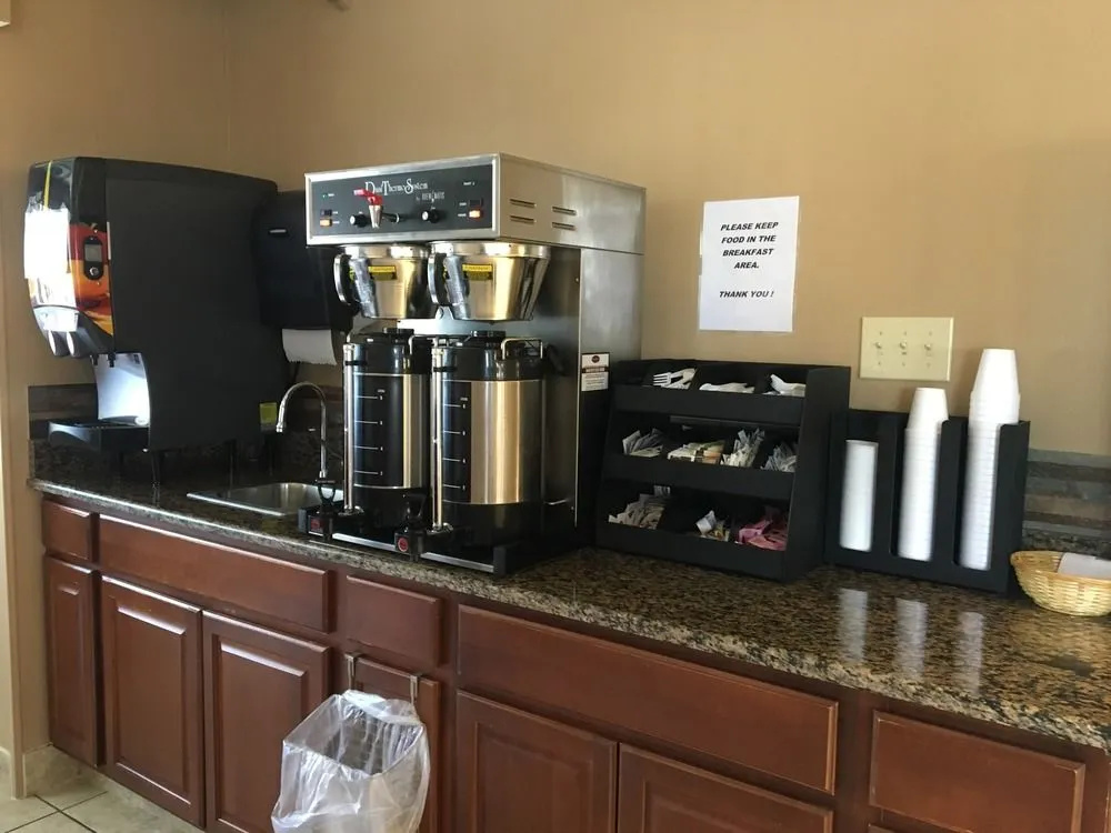 Americas Best Value Inn & Suites - Fort Collins East / I-25
