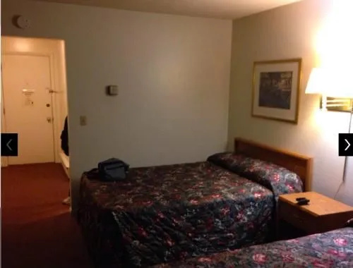 Super 9 Motel