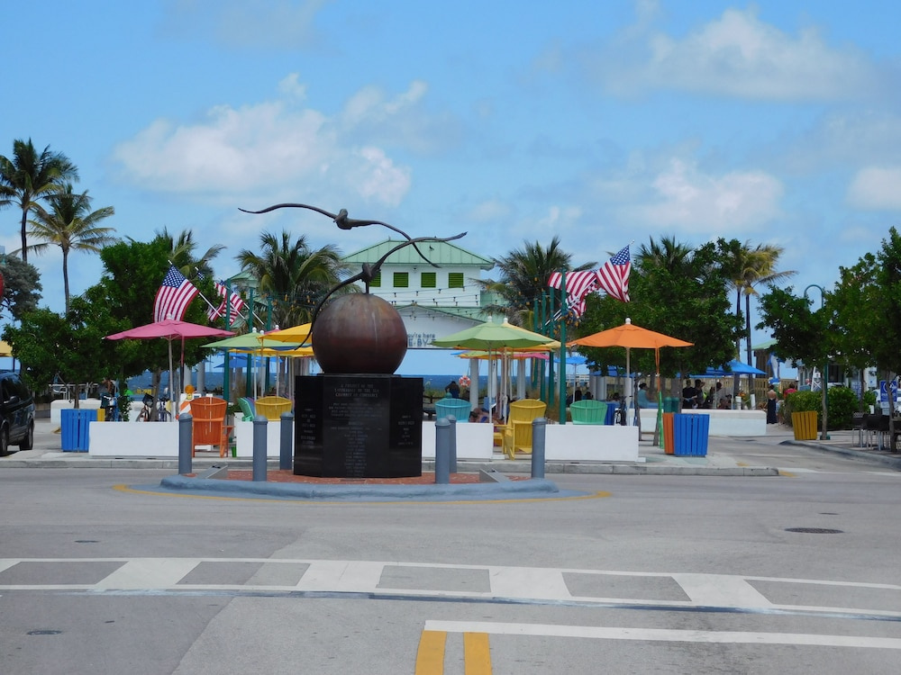 Lauderdale Villas, Suites by the Sea