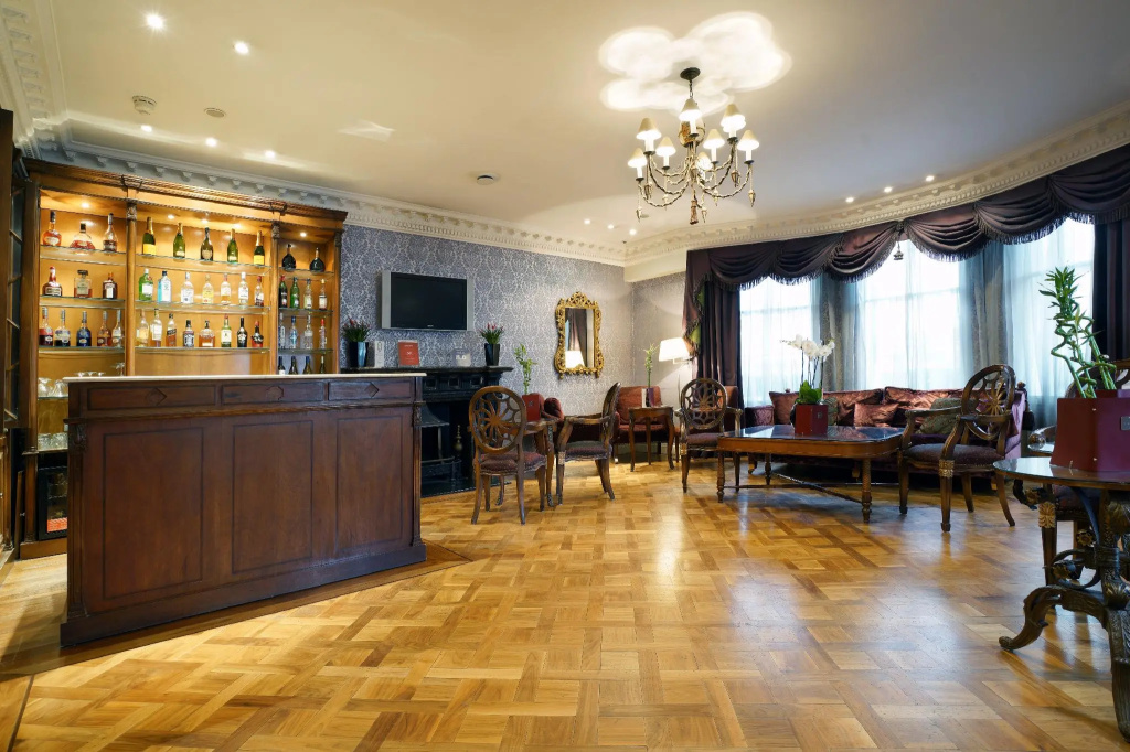 Ashburn Hotel