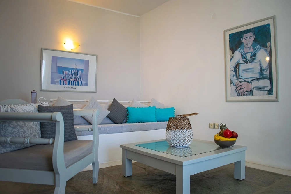 Villa 78 m2 in Agia Irini, 350 Meter to the Beach for 4 Guests With Pool Access!