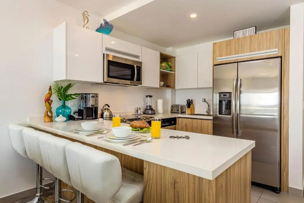 Breathtaking 2 Bedroom Apartment with Harbor View