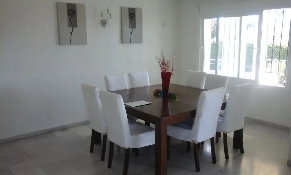 Spacious 5 bed Villa With Private Garden and Pool Close to Puerto Banusmarbella