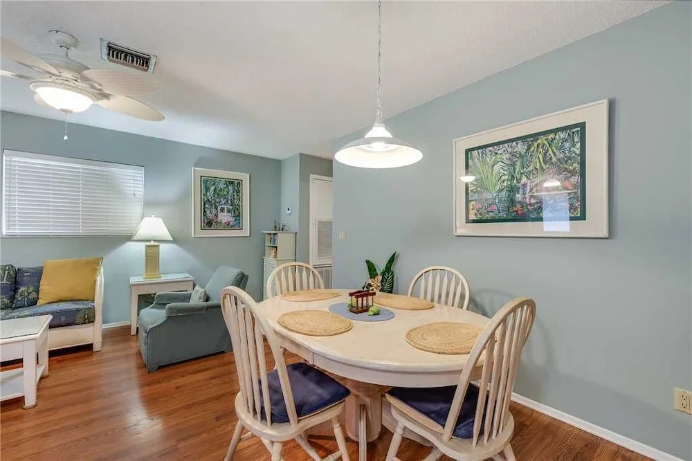 Seahorse 1, Sleeps 4, 1 Bedroom, Heated Pool, Pet Friendly