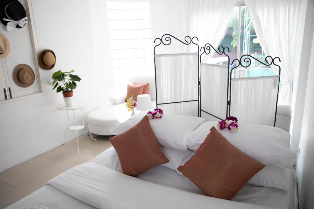 Waterside Boutique Hotel