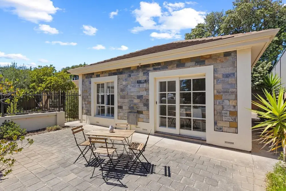 Quiet 2-bed Retreat With Private Courtyard