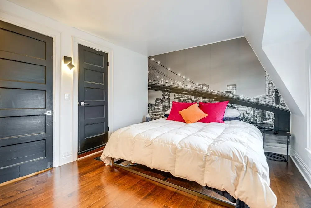 Historic Buffalo Row House Near Delaware Park