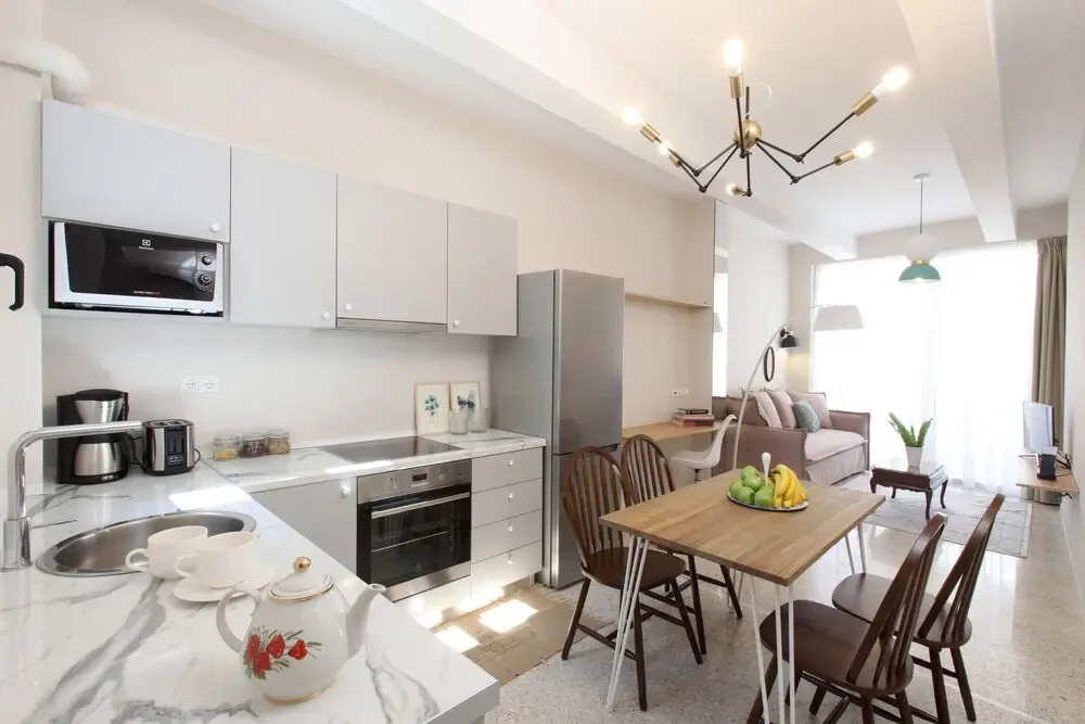 The Marble Suites, PLAKA