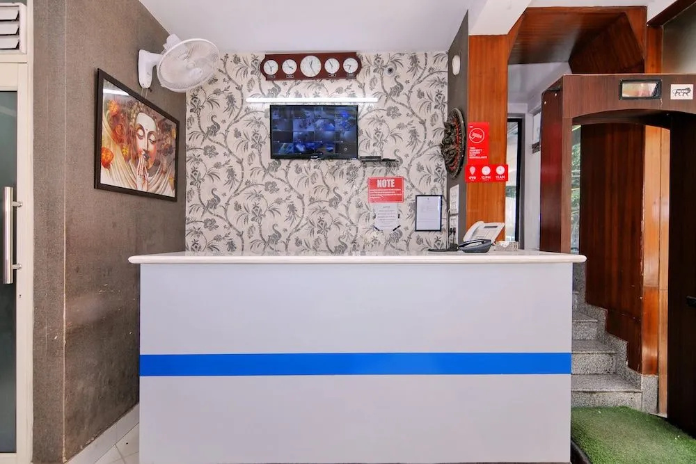 OYO 2041 Hotel Silver Land