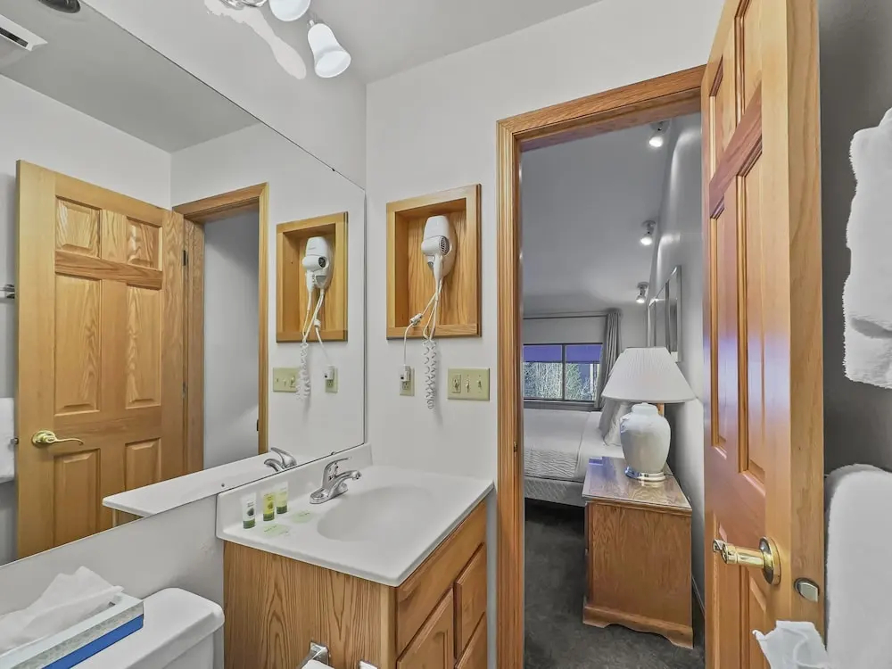Cj404 Copper Junction 3 Bedroom Condo by RedAwning