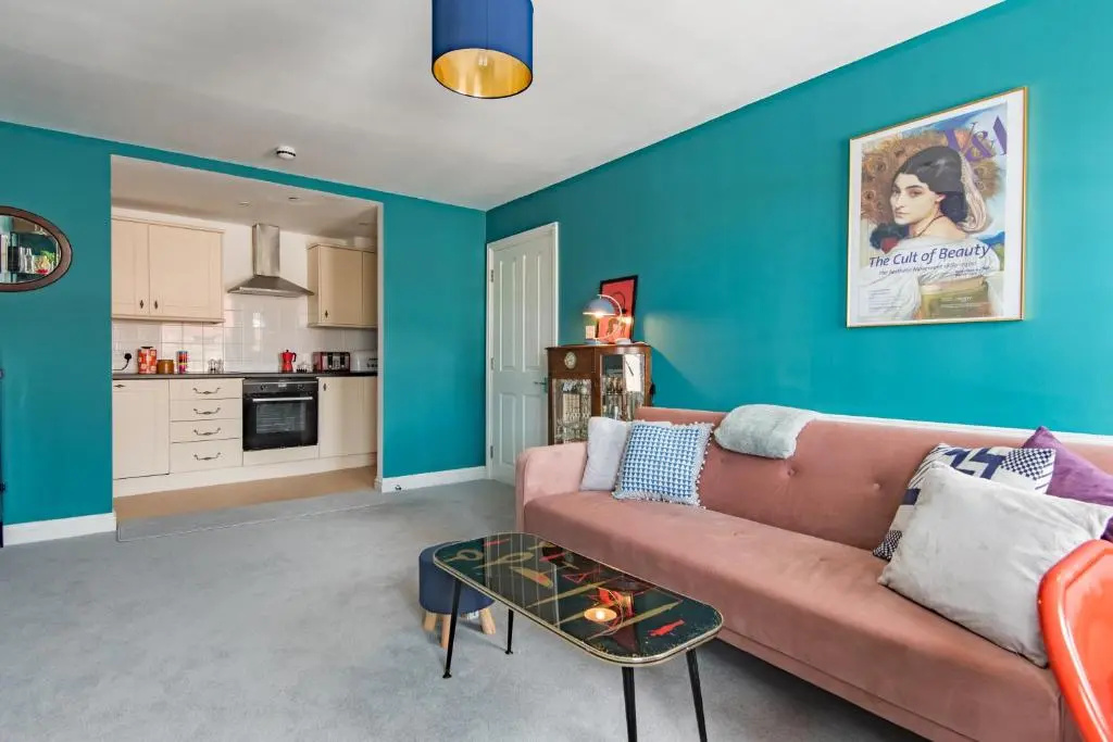 Blackhorse Loft - spacious apartment by the sea