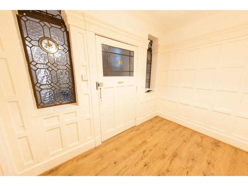 Spacious & Quiet 4BR Flat for 8 in Hampstead