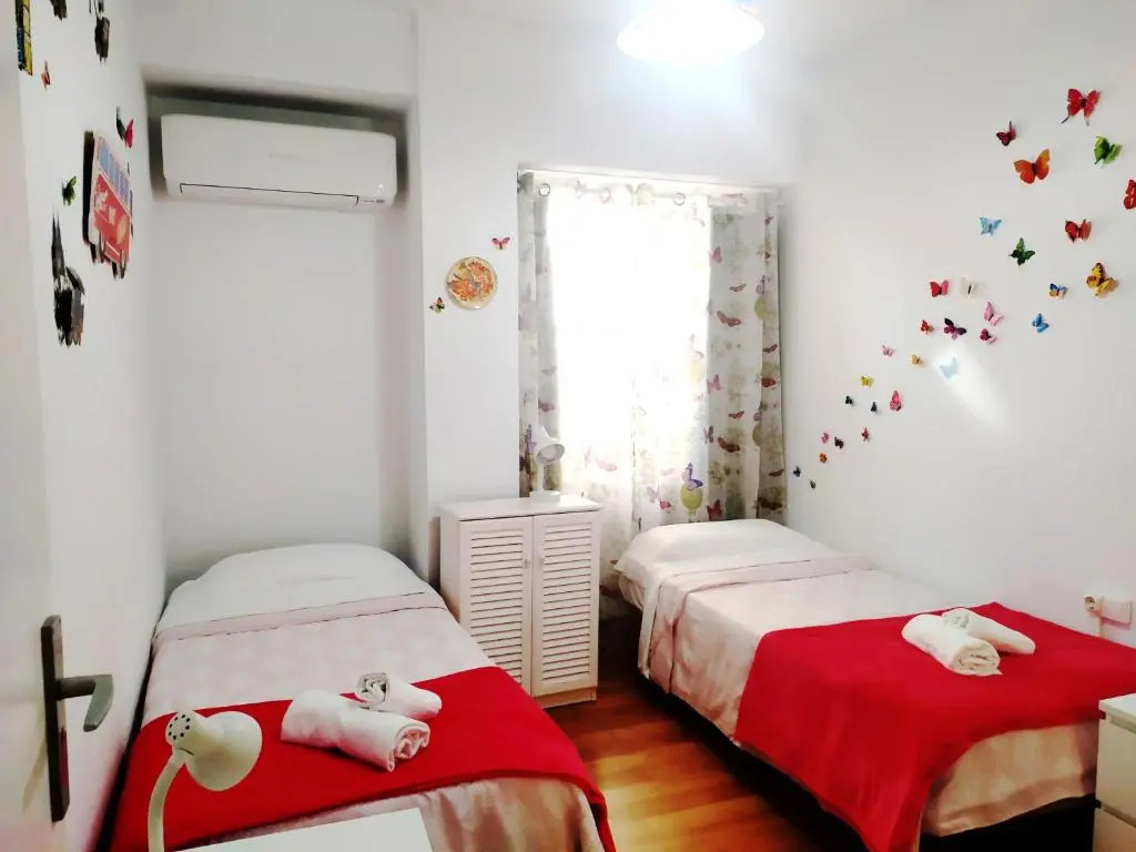 Turina Apartment -AC near beach