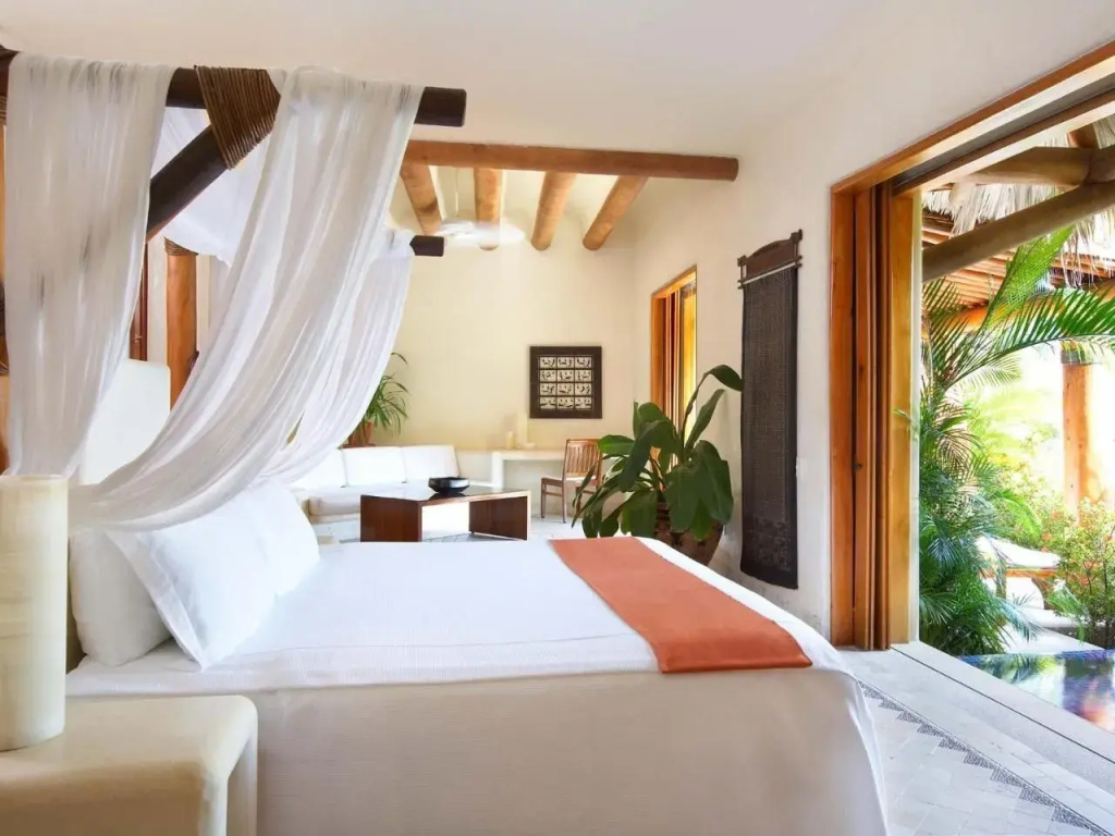 Thompson Zihuatanejo, A Beach Resort, by Hyatt