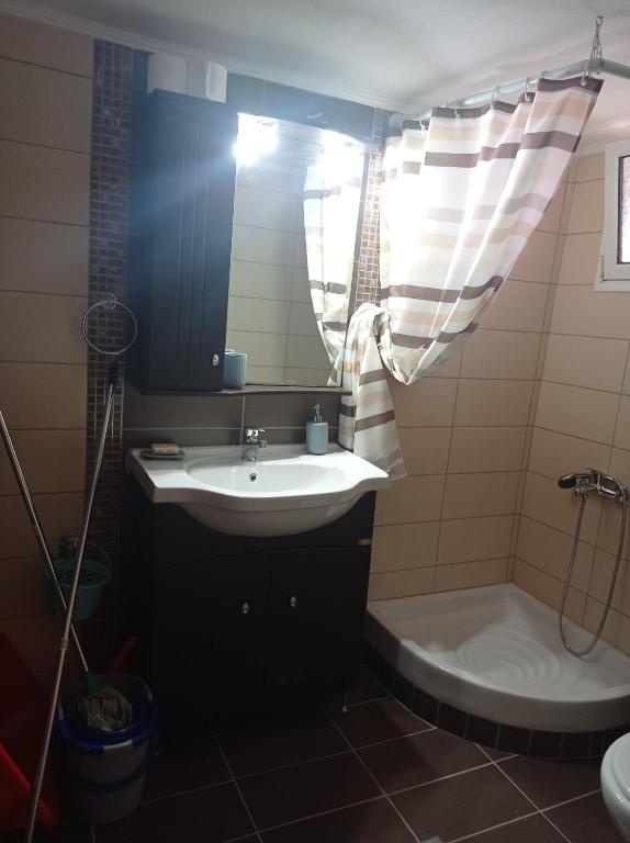 Deluxe Apartments 2
