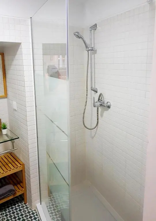 * 5 Star Apartment in Historic District * walk 2 Alfama!