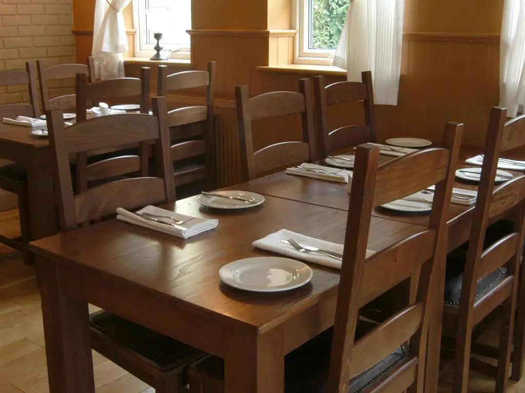 The Prince Albert Pub & Hotel with onsite FREE PARKING 2 minutes from Legoland