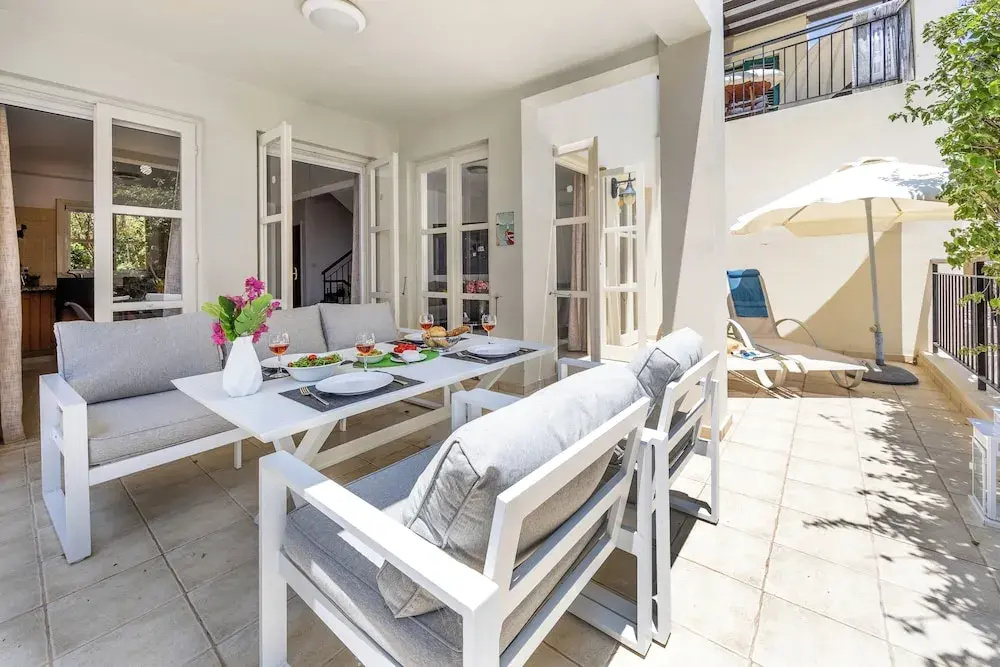 J1 Holiday House Adjacent to Aphrodite Hills - Sea View