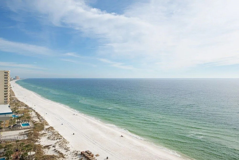 Spectacular Gulf front Condo with Beach and Picnic Area Access - Unit 1406 by RedAwning