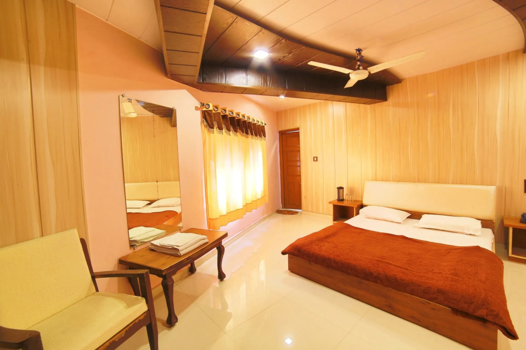 Hotel Mamta Palace, 500 meters from nakki lake