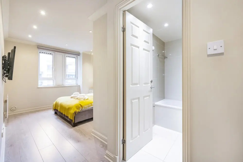 Beautiful 3-bed in the Heart of London With Parking-hosted by Sweetstay