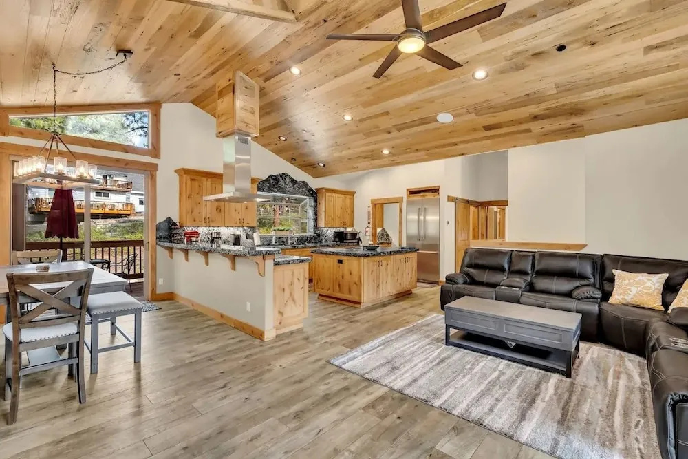 2566 Del Norte 5 Bedroom Home by RedAwning