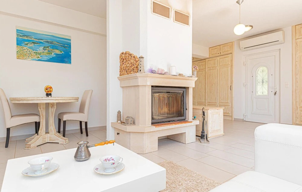 2 Bedroom Beautiful Home In Rogoznica